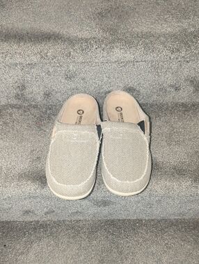 GeckoMan Men's Slip-On Canvas Mules in Light Gray